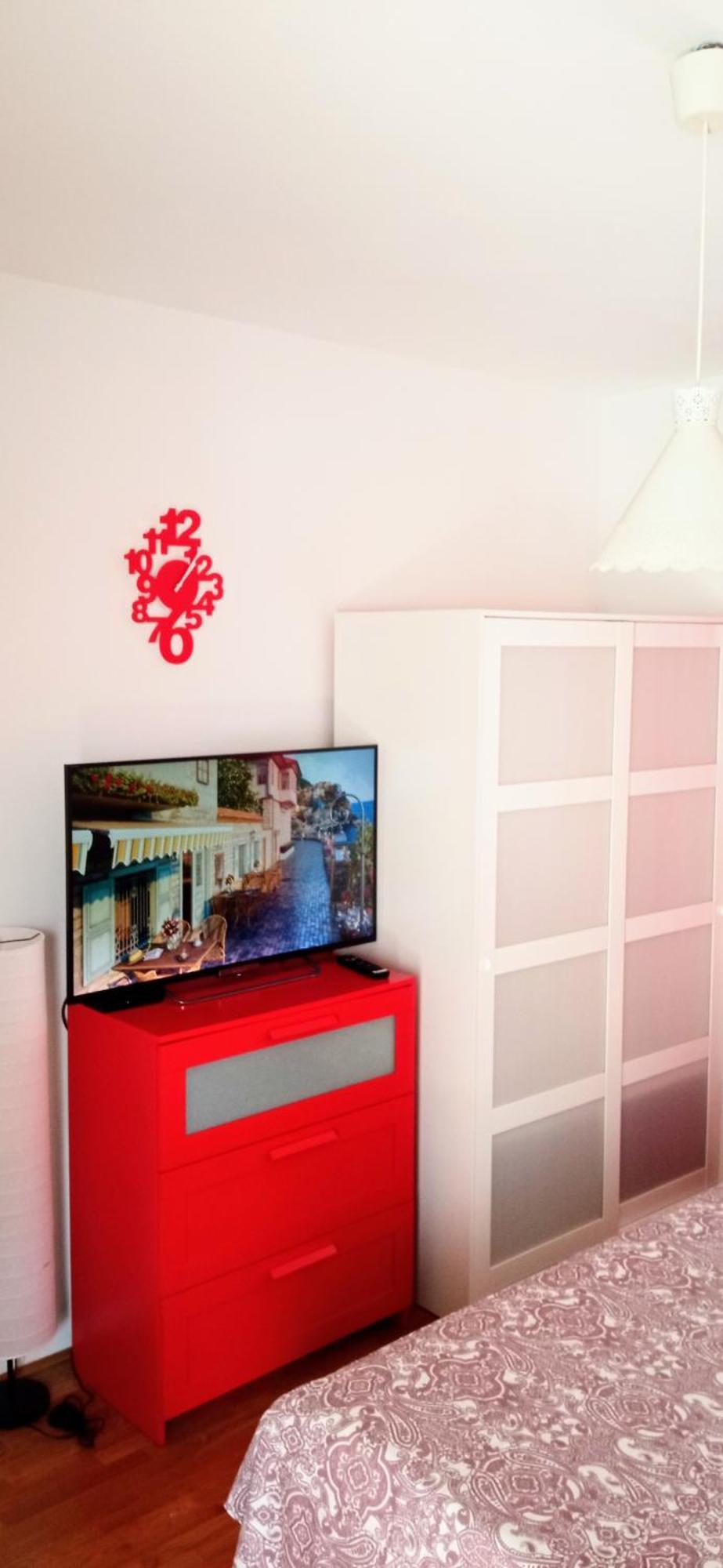 Apartment Violet Red Yellow Korcula Town