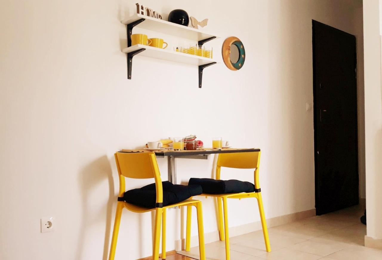 Apartment Violet Red Yellow Korcula Town