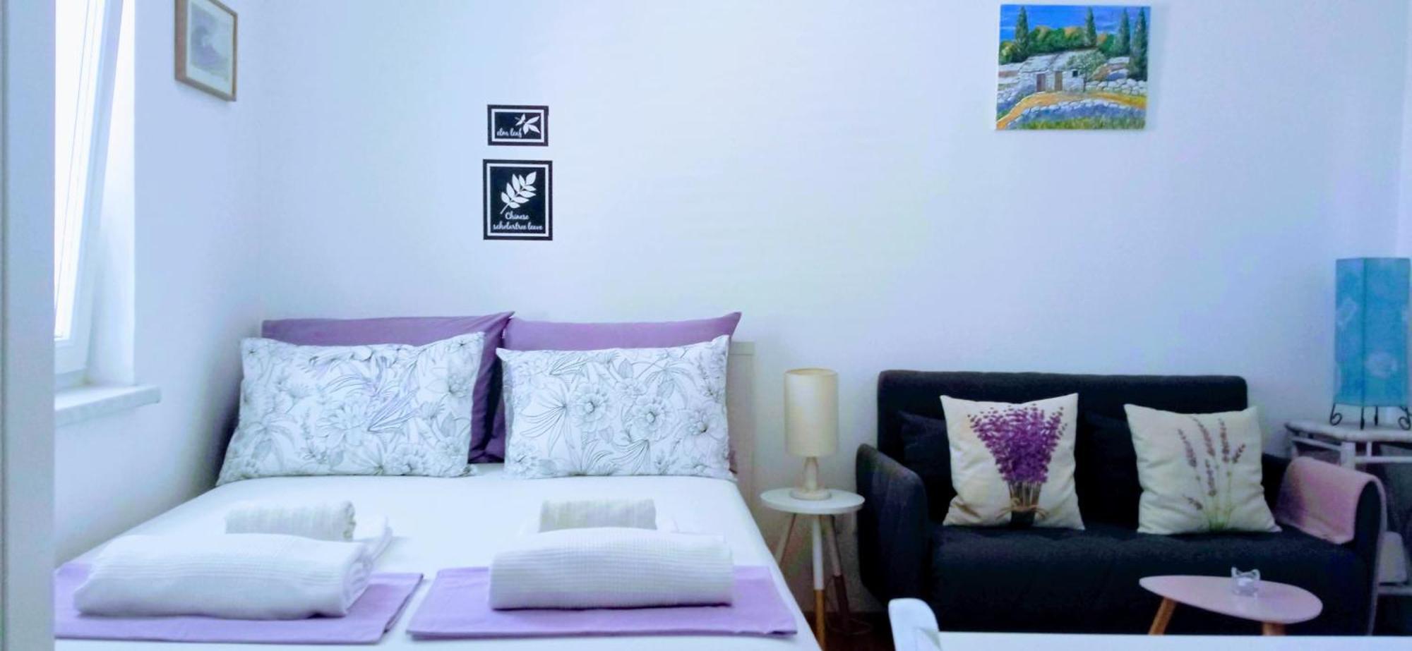 Apartmán Violet Red Yellow *